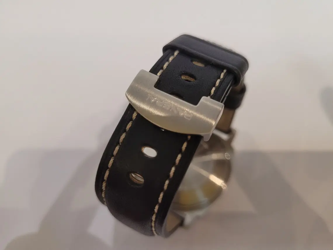 Panerai Luminor Marina 40mm Buckle.jpg